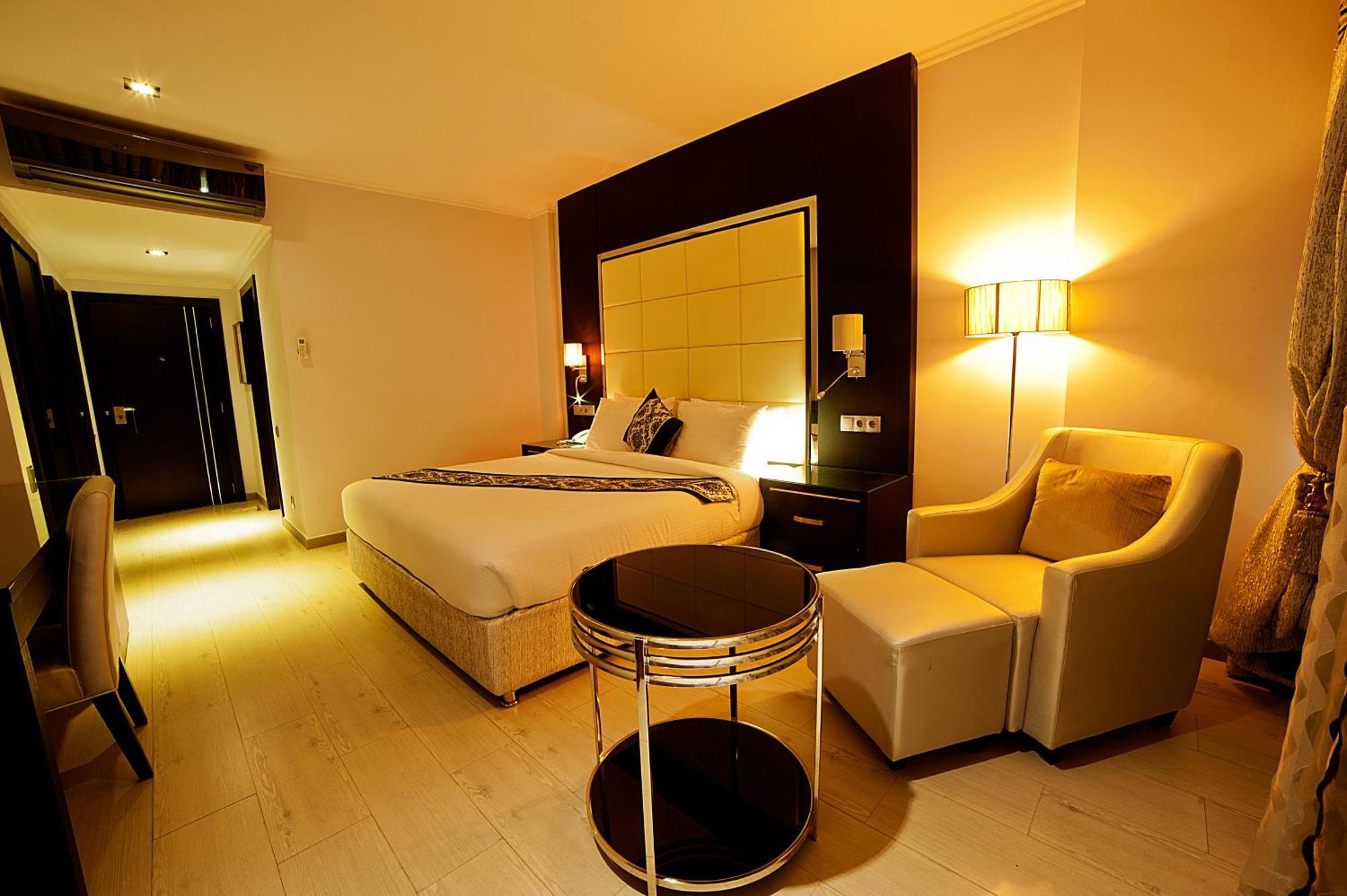 New Hotel-נאמפולה מראה חיצוני תמונה
